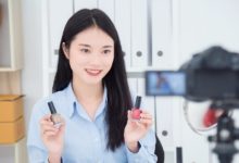 Photo of Минцифры займется проработкой норм регулирования деятельности блогеров
